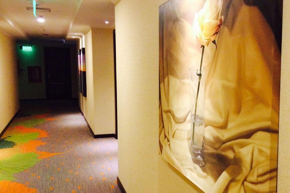 Carnaval Hotel Casino Encarnacion Ngoại thất bức ảnh A corridor at the hotel