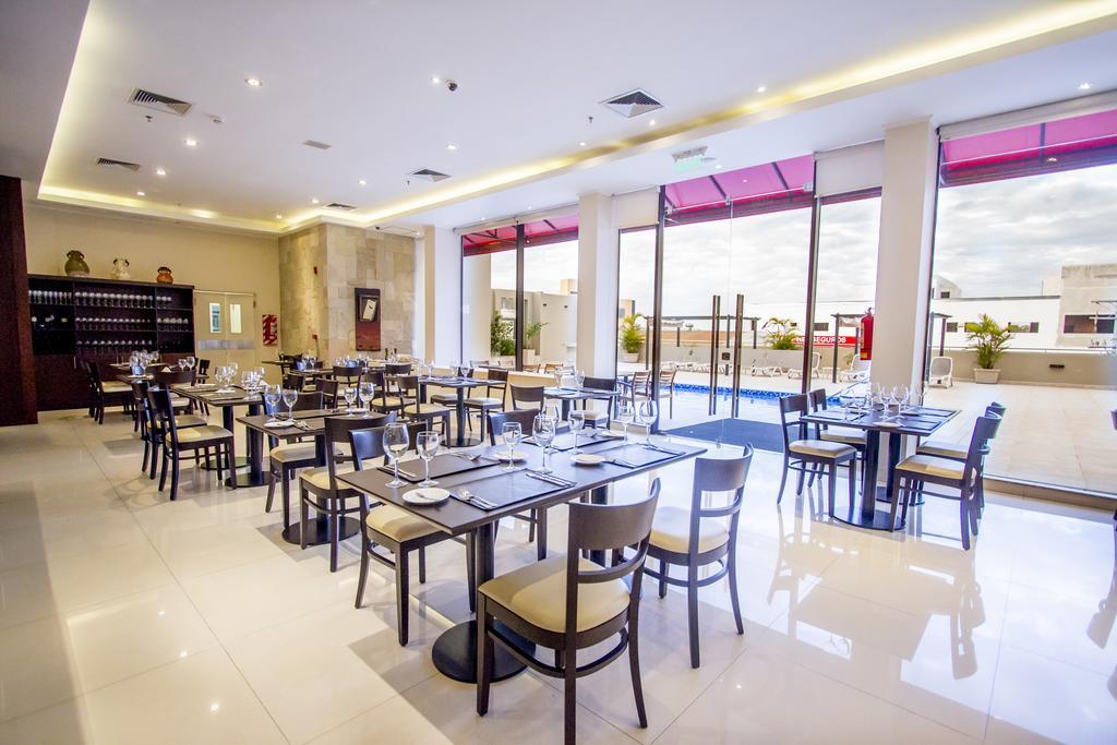 Carnaval Hotel Casino Encarnacion Ngoại thất bức ảnh Restaurant
