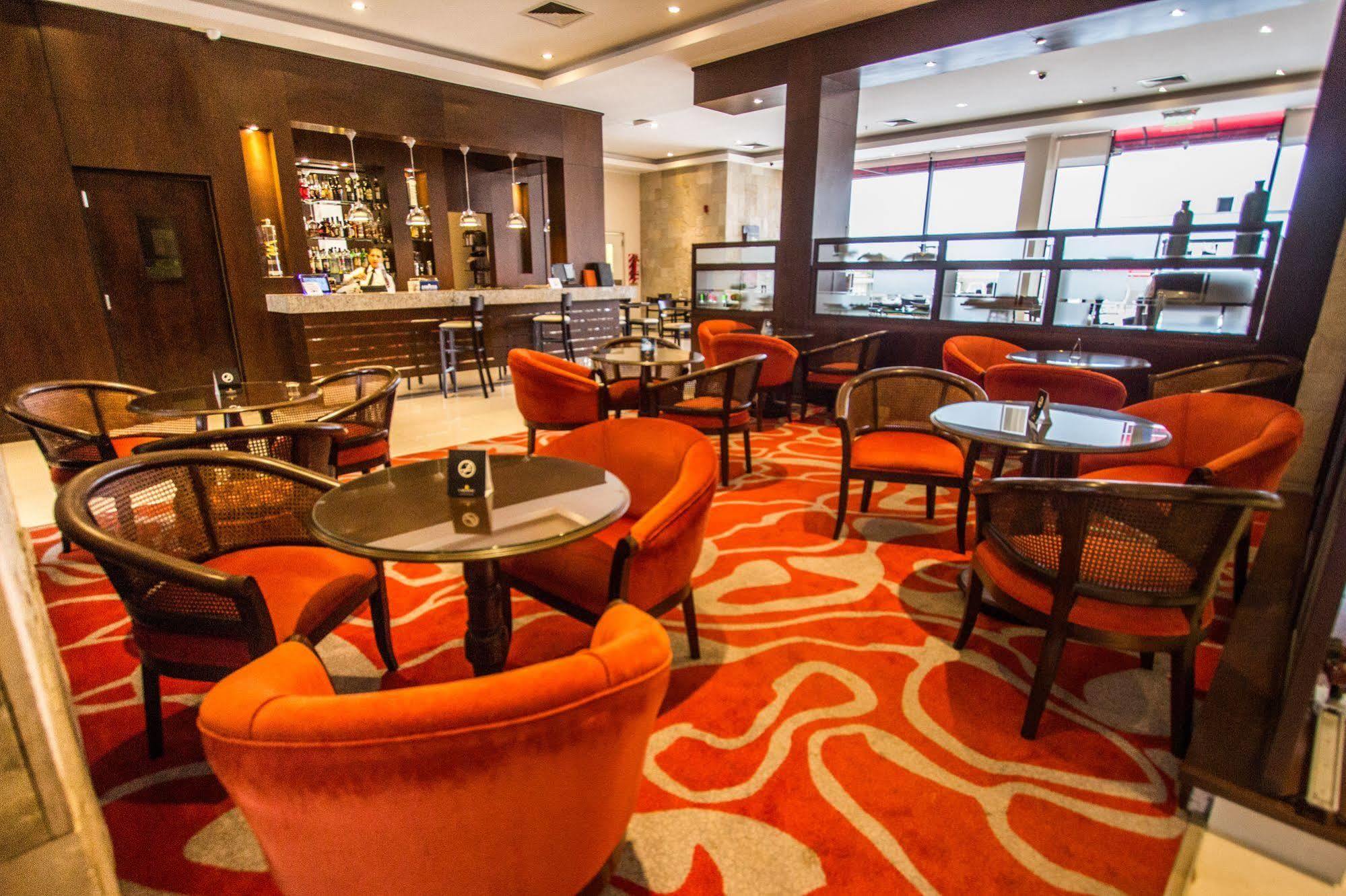 Carnaval Hotel Casino Encarnacion Ngoại thất bức ảnh The lounge at the airport